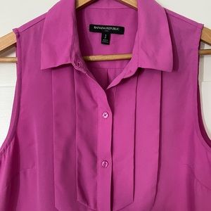 banana republic | sleeveless button-down fuchsia blouse
